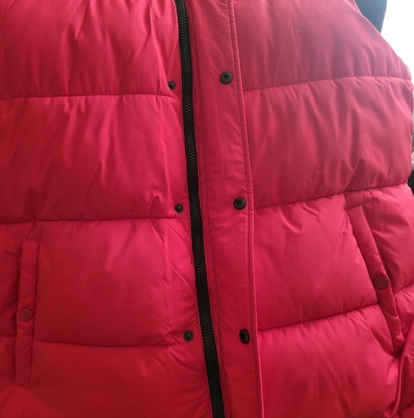 BCBGeneration Red Eco-Friendly Puffer Vest - Picture 4 of 6